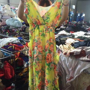 Vendita di abiti da donna di seconda mano per il mercato nigeriano - Product Image 1