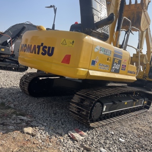 Excavadora de cadenas Komatsu PC240LC-8M0 usada, 123kW, 25 toneladas, motor Cummins, bomba en excelente estado - Product Image 3