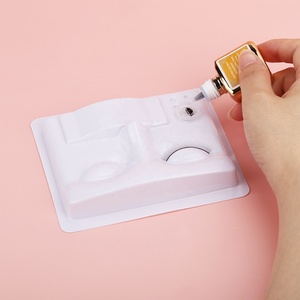 Tête <span class=keywords><strong>de</strong></span> pratique des extensions <span class=keywords><strong>de</strong></span> cils, tête d'entraînement <span class=keywords><strong>de</strong></span> Mannequin pour <span class=keywords><strong>les</strong></span> extensions <span class=keywords><strong>de</strong></span> cils plateau en plastique 3-en-1 - Product Image 4
