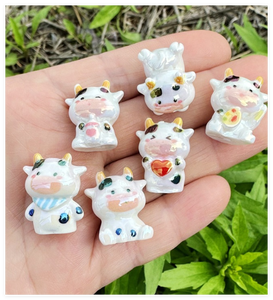 Set di Giocattoli per Bambini: Mini Fattoria Animale, Giardino delle Fate, Casetta delle Bambole, Figure 3D, Perline a Forma di Mucca con Foro per Creazione di Gioielli e Penne - Product Image 5