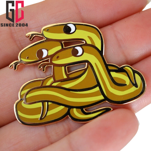 15 ans usine personnalisé 2025 ans serpent venimeux dessin animé Animal émail épinglette métal artisanat badge - Product Image 6