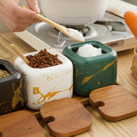 Ensemble de pots à épices en céramique marbrée de luxe nordique pour sel, sucre, poivre, avec couvercle en bambou, cuillère et plateau