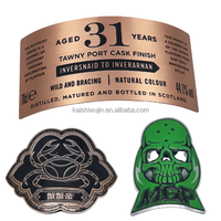 Étiquettes de logo en métal gravé en aluminium durables et écologiques personnalisées pour l'image de marque des emballages de luxe |   Plaque de marquage en métal gaufré