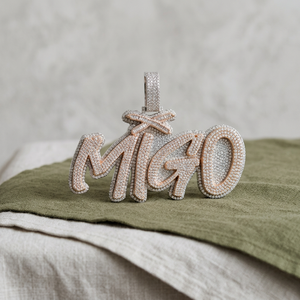 Pendentif Iced Out de luxe en argent 925 avec diamant Moissanite, forme de lettres personnalisées, pour événements et fêtes hip-hop - Product Image 1