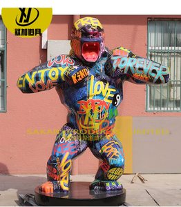 Estatua de gorila de resina FRP personalizada de alta calidad, escultura de Animal de estilo moderno para fábricas, decoraciones de exteriores de gorila con grafiti - Product Image 2
