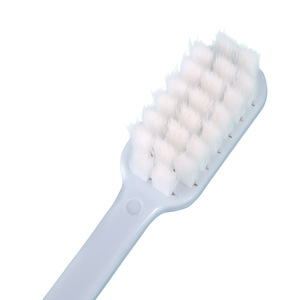 Cepillo de dientes Dycrol Premium con cerdas suaves y mango de cerámica para adultos, cuidado bucal manual 3503 - Product Image 3