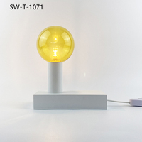Lampe de bureau moderne blanche flexible, style classique, base en métal, lampe LED de table pour chambre à coucher