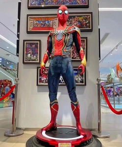 Statua di <span class=keywords><strong>SpiderMan</strong></span> Personalizzata di Alta Qualità a Grandezza Naturale 1:1, Scultura di Supereroe in Fibra di Vetro, Grande Figura d'Azione Cinematografica per Decorazione Interna ed Esterna - Product Image 4