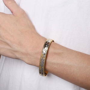Brazalete Abierto de Energía de Iones Negativos con Imán de Bronce - Pulsera Magnética de Salud Grabada a la Moda - Accesorio de <span class=keywords><strong>Mano</strong></span> Popular - Product Image 3