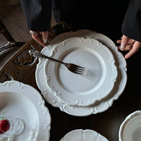Ensemble d'assiettes et de plats en céramique blanche à fleurs en relief, assiettes d'accompagnement, plateaux de service pour mariage, événement, vaisselle de table