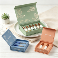 Coffrets Cadeaux Élégants pour Parfums avec Inserts pour Flacons d'Échantillons pour Présentation de Collections de Parfums en Magasin