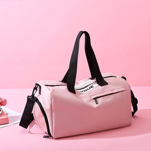 Sac de sport grande capacité tendance avec logo personnalisé, en tissu Oxford uni, sac de voyage et de sport avec sangle réglable et fermeture éclair - Product Image 1