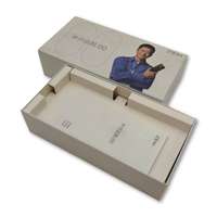 Boîte de téléphone portable en papier enduit avec revêtement UV Laminage brillant Feuille d'or Éponge Doublure Fond de couvercle pour 16 emballages