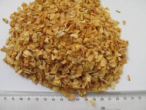 नई फसल के तले तले हुए सूखे सूखे सूखे सूखे सूखे सूखे सूखे पीले प्याज - Product Image 2