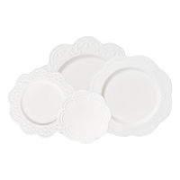 Ensemble de luxe de sous-assiettes de mariage blanches à bord festonné motif floral, vaisselle en porcelaine vintage perlée et embossée, assiette de service en céramique