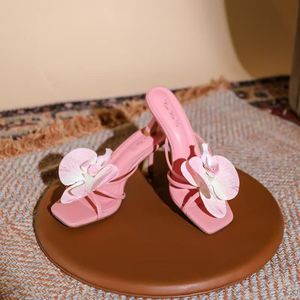 Elegantes Sandalias de Tacón de Aguja con Flores de Orquídea Artificiales, Punta Cuadrada y Tira Delgada para Mujer - Product Image 1