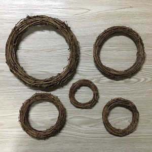 Support rond <span class=keywords><strong>en</strong></span> bois naturel fait main SPR pour la fabrication <span class=keywords><strong>de</strong></span> couronnes <span class=keywords><strong>de</strong></span> Noël traditionnelles <span class=keywords><strong>en</strong></span> extérieur - Product Image 1
