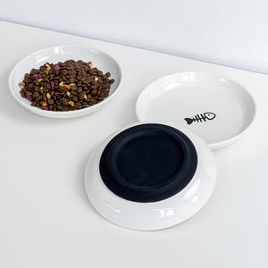 कस्टम लोगो रचनात्मक सिरेमिक गोल बिल्ली का कटोरा सिलिकॉन पैड गैर-पर्ची मछली हड्डी और बिल्ली के पंजे पैटर्न के साथ - Product Image 4