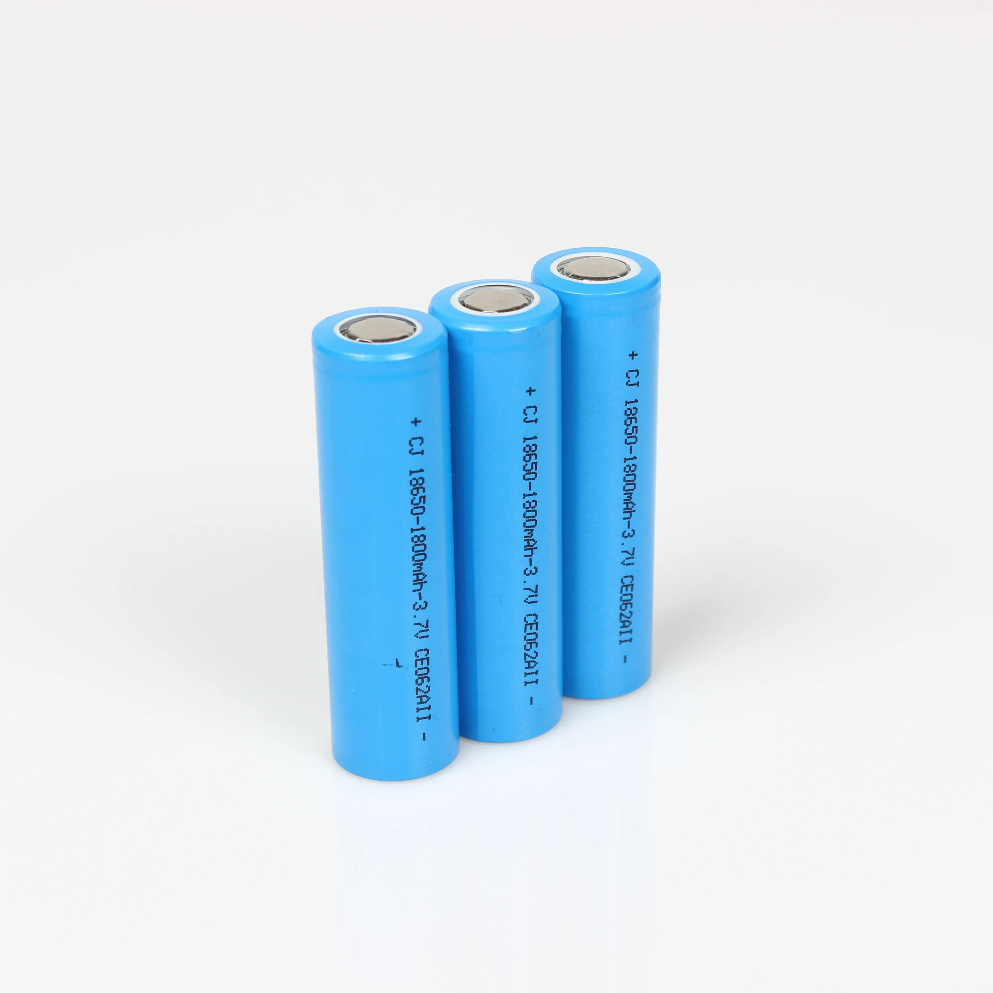 18650 बैटरी थोक बेलनाकार ली आयन बैटरी 18650 3.7V 2400Mah रिचार्जेबल बैटरी गर्म-बिक्री सिलेंडर लिथियम आयन