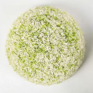 ZC कृत्रिम सफेद फूल टोपरी बॉल इनडोर आउटडोर गोल पौधे सजावटी बॉल्स घर के पिछवाड़े गार्डन शादी की पार्टी सजावट के लिए