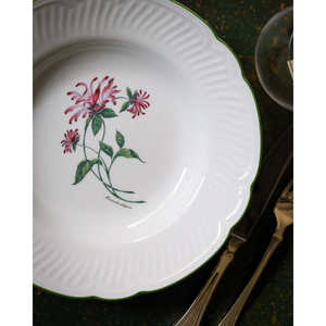Ensemble de 6 assiettes en porcelaine de luxe Andria, plates et profondes, avec relief floral, design personnalisable, écologique, pour le petit-déjeuner ou les hôtels - Product Image 3