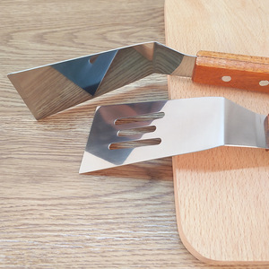 Petite spatule de cuisson avec manche en bois, ustensile de cuisson en acier inoxydable, spatule à steak perforée pour la cuisson de pizzas et barbecues - Product Image 3
