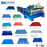 Machine de formage à froid de tuiles de toiture trapézoïdales en acier prélaqué avec moteur et engrenage, facile à utiliser pour la production de toitures métalliques