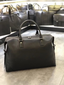 Borsa da Viaggio in Vera Pelle di Vacchetta di Lusso, Grande Capacità, Nera, per Affari, Weekend, Palestra, Bagaglio da Uomo 46cm - Product Image 1
