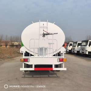 Camión Volquete Howo 371HP con Aspersor 6x4, Tanque de Agua de 25CBM, 10 Neumáticos, Camión Volquete Usado 375 NX371, Aspersor Usado Barato - Product Image 6