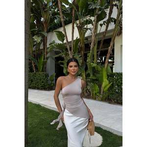 เสื้อเบลาส์ลำลองสีครีมลายดอกกุหลาบ แต่งระบาย คอระบาย ผ้าเนื้อเดียวสำหรับฤดูร้อน ไซส์ XS-XL ผลิตจากวิสโคส เรยอน ลินิน ผ้าฝ้าย ติดกระดุม แฟชั่น - Product Image 6