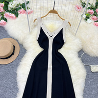 Nouvelle Robe Longue Tricotée Élégante Printemps/Été 2024 à Col en V et Bretelles, Style Hepburn, Coupe Trapèze, Color-Block, Jupe Noire pour Femme