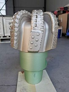 Foret PDC de 311 mm pour forage de puits d'eau, corps en acier, 7 lames, pour grès - Product Image 1