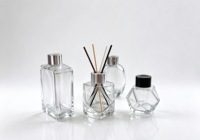 Flacon diffuseur élégant en verre transparent 50ml 100ml 150ml vide pour parfum et arômes avec bouchon métallique pour la décoration intérieure