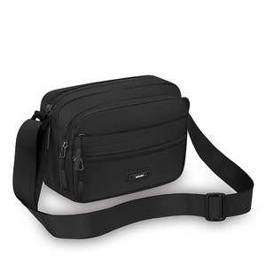 Sac messager à bandoulière pour homme, en tissu Oxford léger et imperméable, avec logo personnalisé - Product Image 2