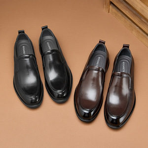Une paire de chaussures décontractées en cuir avec talon. Chaussures habillées en cuir véritable pour hommes. Semelle souple. Cuir de vachette de première qualité. - Product Image 2