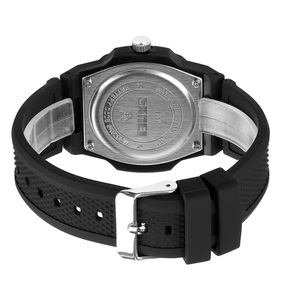 Montre carrée décontractée pour homme <span class=keywords><strong>Skmei</strong></span> <span class=keywords><strong>1717</strong></span>, bracelet en silicone noir, étanche 5 ATM, personnalisable avec logo, en promotion - Product Image 4