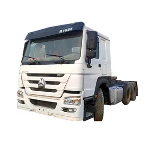 Second Hand RHD Single Sleeper 6X4 HOWO Tractor Truck 371HP With 300L Fuel Tanker
