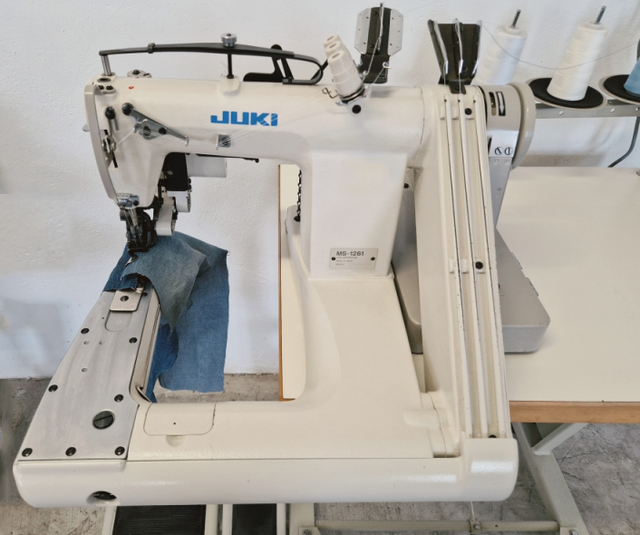NEW MS-1261 Heavy Duty Feed-Off-The-Arm Double Chainstitch Industrial Sewing Machine with Space Saver Table