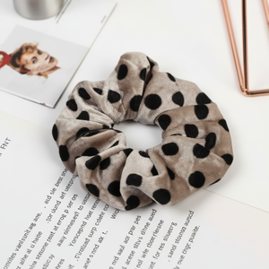 Trending Fashion Scrunchies cravatte per capelli di lusso in velluto stampato nastro di peluche per donne e bambini vendita calda all'ingrosso - Product Image 1