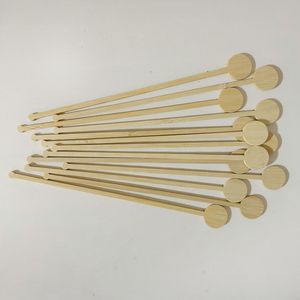 Varillas promocionales de bambú con forma de logotipo personalizado para marcas de café, hotel y bebidas - Product Image 1