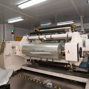 فيلم أمان للسيارات مضاد للانعكاس مصنوع من مادة البولي إيثيلين تيريفثالات لتظليل النوافذ وحماية السيارة - Product Image 4