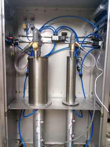 Machine de remplissage semi-automatique à double embout pour liquides visqueux, capacité de remplissage de 1 à 5 <span class=keywords><strong>litres</strong></span>. - Product Image 2