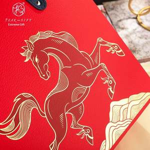 Caja de Regalo de Vino Tinto y Brandy para el Año Nuevo Chino 2026, Paquete Doble con Impresión de Serigrafía en Bronce y Logotipo Empresarial Personalizado - Product Image 4