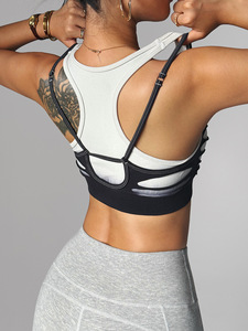 Женский спортивный бюстгальтер с вырезами и логотипом - Product Image 3