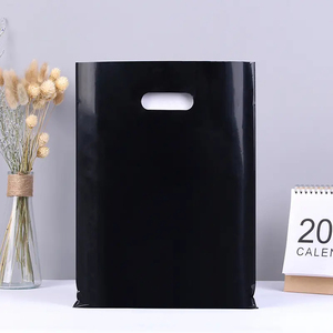 Logo personnalisé imprimé pli en plastique noir découpé avec poignée transporter des sacs d'emballage pour les achats au détail de boutique - Product Image 1