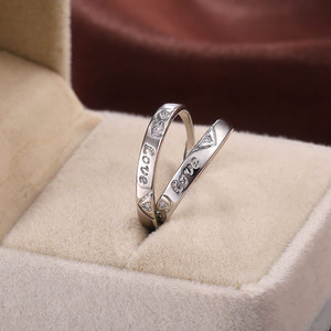 Anello Aperto Minimalista Unisex con Design a Lettera 'Love', Gioiello di Moda per Uso Quotidiano - Product Image 6