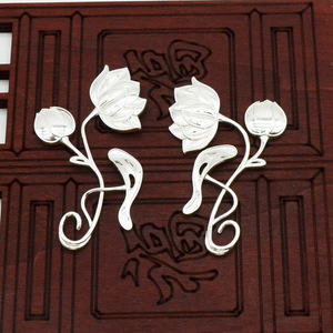 Accessoire de cheveux Fleur de Lotus en Cuivre Plaqué Argent Style Antique Coiffe Hanfu Pendentif de Mariage - Product Image 1