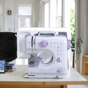 Idéal <span class=keywords><strong>pour</strong></span> les débutants Mini machine à coudre domestique portable électrique facile 12 points intégrés <span class=keywords><strong>couture</strong></span> inversée <span class=keywords><strong>pour</strong></span> le travail du cuir - Product Image 5
