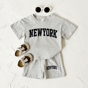 夏の男の子の服セットクールなキッズアルファベットプリントTシャツ2PCS新生児半袖ショーツ服卸売 - Product Image 1