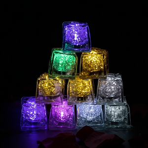 Nouveauté : Glaçons en plastique phosphorescents, étanches et parfaits pour les fêtes de Pâques, Halloween, Noël, Nouvel An et la Saint-Valentin - Product Image 2